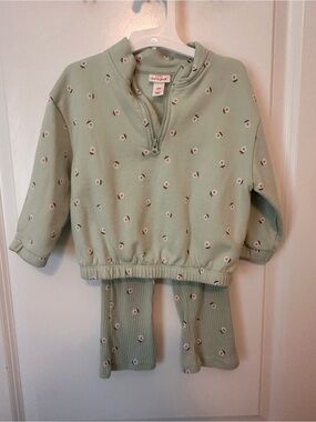 Cat & Jack Sage Green Floral Half-Zip Pajama Set